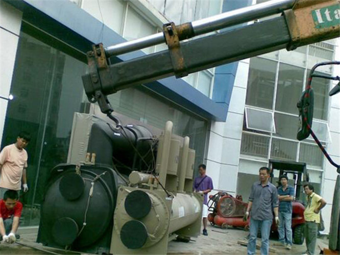 白沙县随车吊和汽车吊的核心区别是什么？哪种更省钱？